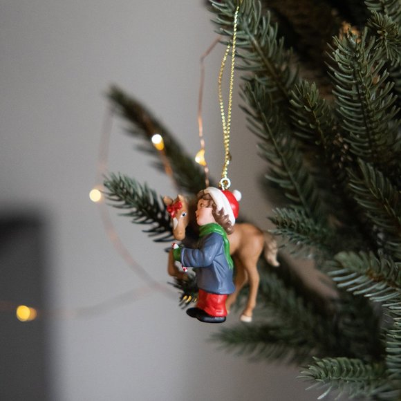 Keepsake ornament Sweet talk a foal and a boy - Picture 9 of 11